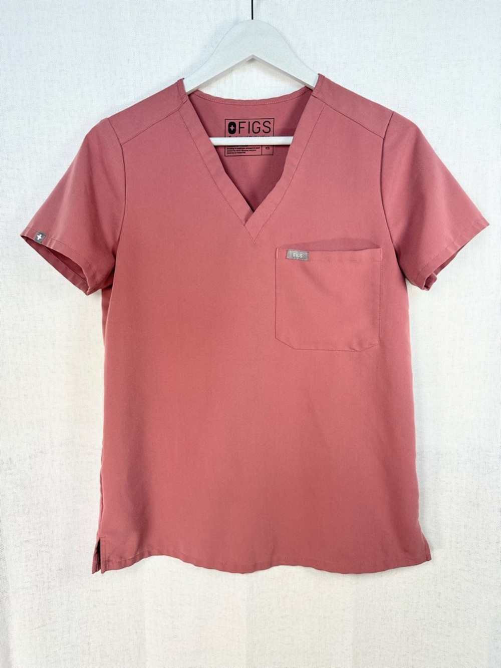 FIGS V-Neck Catarina Scrub Top in Dusty Rose